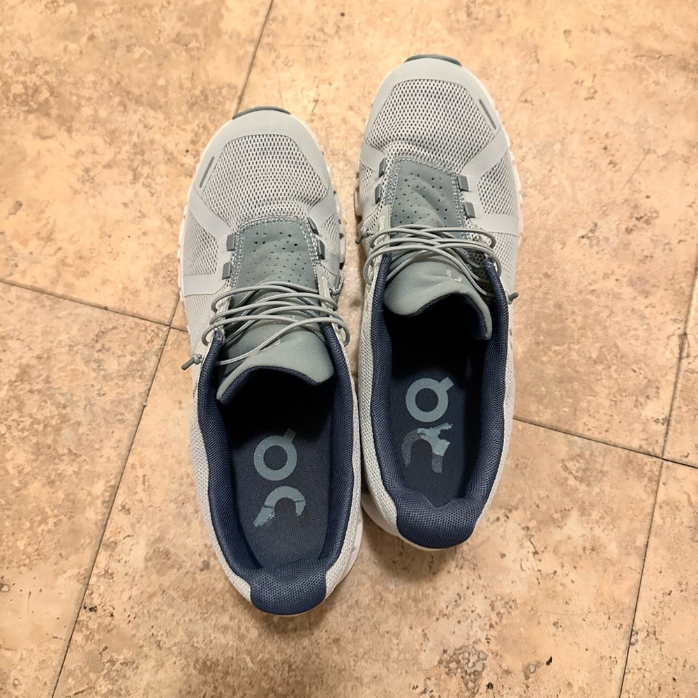 On Running women’s light blue Running Shoes